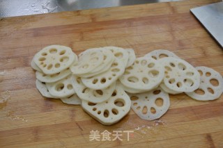 The Price of Oil Has Risen, So There is No Need for Oil [sweet and Sour Lotus Root Slices] recipe