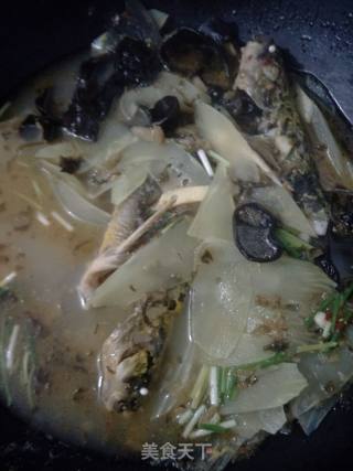 Ang Prickly Fish Lettuce Sauerkraut Soup recipe