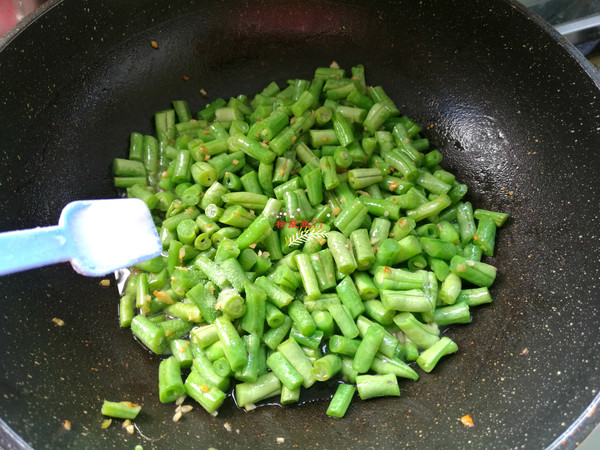 Golden Garlic String Beans recipe