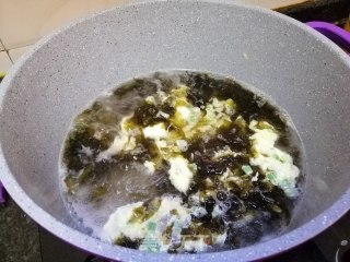 Seaweed and Egg Soup recipe