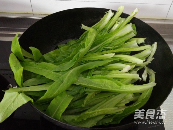 Lettuce with Tempeh and Dace in Oil recipe