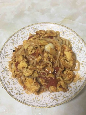 Stir-fried Noodles with Tomatoes and Eggs recipe