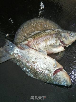 Double Silk Crucian Carp Soup recipe