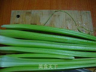 Refreshing Small Cold Dish------[cold Peanut and Celery] recipe