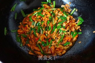 [tianjin] Stir-fried River Prawns with Leek recipe