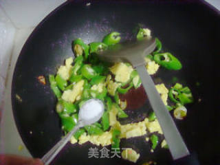 Scrambled Eggs with Hot Peppers. recipe