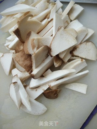 Stir-fried Rapeseed with Pleurotus Eryngii recipe