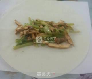 Spring Rolls Stuffed with Parsley and Pork recipe