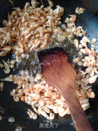 Stir-fried Small River Prawns with Leek recipe