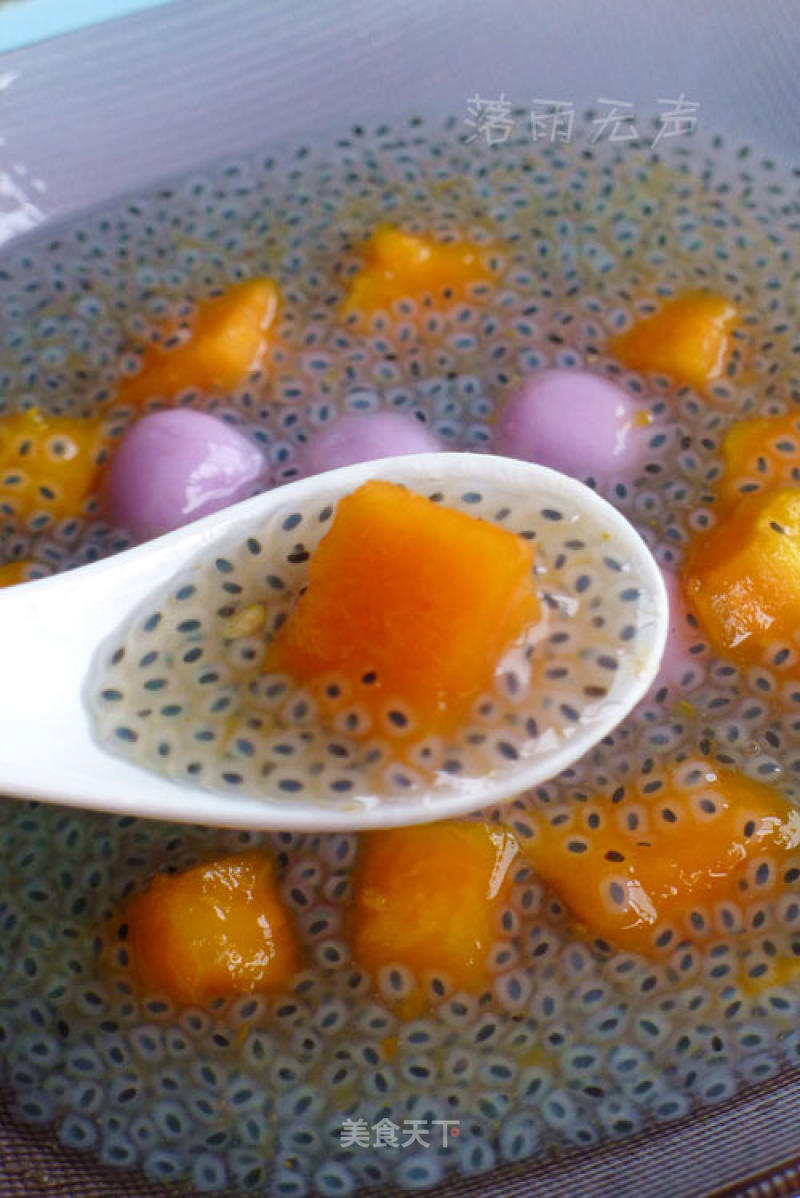 Papaya Sweet Soup with Mountain Fungus recipe
