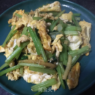 Fried Goose Eggs with Celery recipe