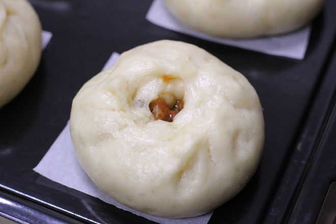 Cantonese Style Barbecued Pork Buns with Honey Sauce recipe