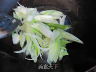 Original Flavor-stir-fried Elbow with Green Onion recipe