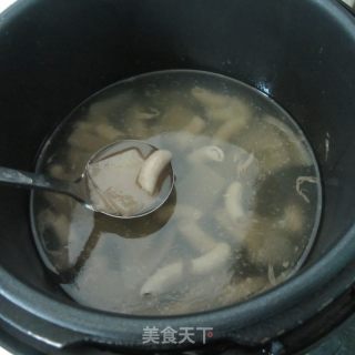 Tofu Soup with Small Intestine, Mushroom and Taro recipe