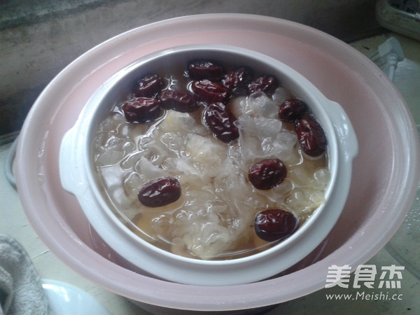 Red Dates, Longan and Tremella Soup recipe