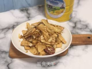 Stir-fried Bacon with Winter Bamboo Shoots recipe