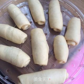 Coconut and Mulberry Sauce Rolls recipe