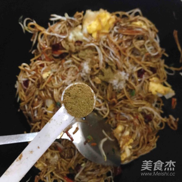 Fried Noodles with Mung Bean Sprouts and Eggs recipe