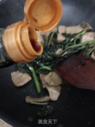 Stir-fried Pork Liver with Blood Skin Vegetables recipe