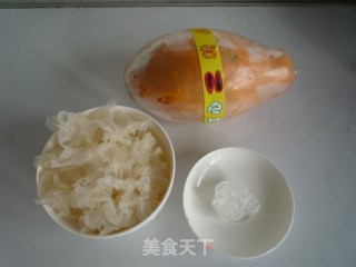 Papaya and Tremella Soup recipe