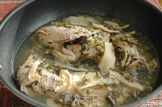 [zhejiang Cuisine] Soup is Delicious and Delicious Ningbo Flavor·yellow Croaker in Soup with Pickled Vegetables recipe