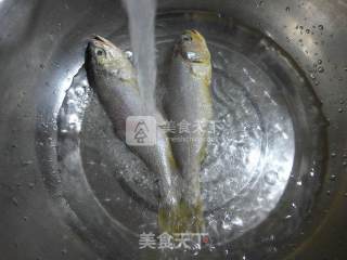 Steamed Small Yellow Croaker with Noodles recipe