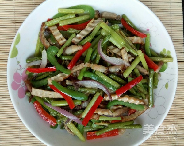 Roasted Pork and Stir-fried Garlic and Dried Tofu recipe