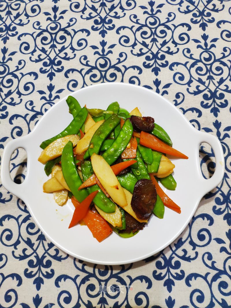 Stir-fried Chinese Yam with Sausage and Snow Pea recipe