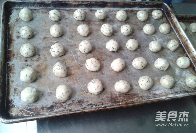 Creative Mochi Bun (black Sesame) recipe