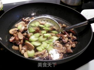 Three Mushroom Fried Pork recipe