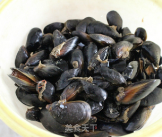 The Fattest Season of Haihong in Early Spring --- Mussels with Dipping Sauce recipe