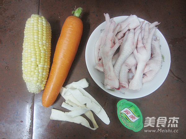 Carrot Corn Chicken Feet Soup recipe