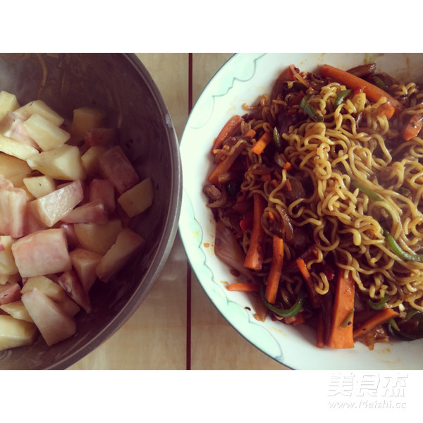 Assorted Spicy Fried Instant Noodles recipe