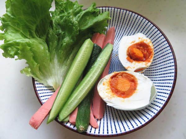 Pork Floss and Egg Yolk Sushi recipe