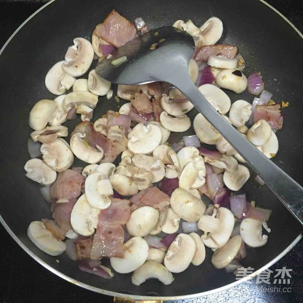 Pasta with Mushrooms and Bacon recipe