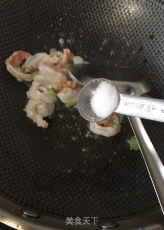 Stir-fried Shredded Lettuce with Fresh Shrimp recipe