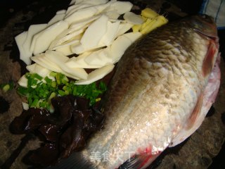 Crucian Carp Boiled with Yam recipe