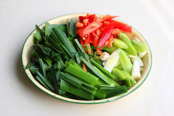 Stir-fried Garlic Sprouts with Bacon recipe