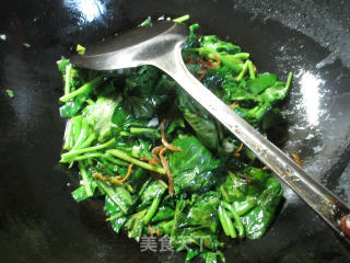 Stir-fried Water Spinach with Clove Fish recipe