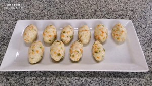 Bacon Cheese Rice Balls. The Fairy Eating Leftover Rice Was Robbed by The Children As Soon As It Was on The Table. Also Very Suitable for Bento recipe