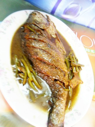 Grilled Yellow Croaker with Garlic Sprouts recipe