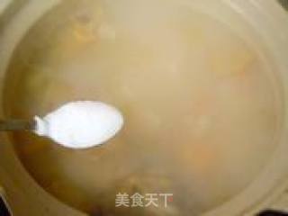 Crucian Carp Tofu Kumquat Soup recipe