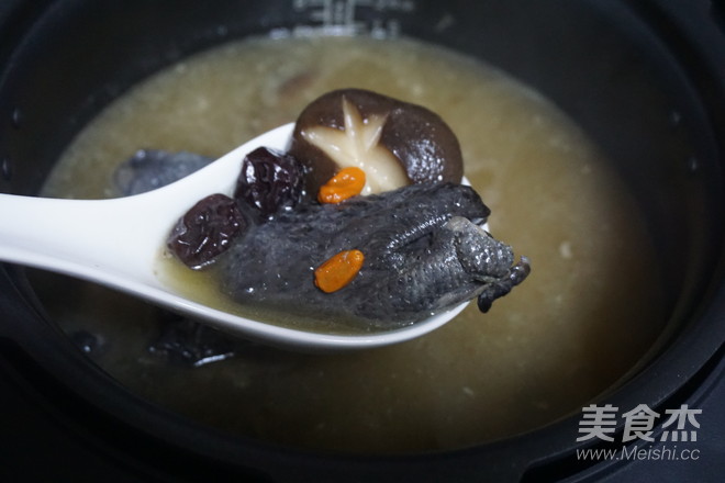 Red Dates and Wolfberry Black-bone Chicken Soup recipe