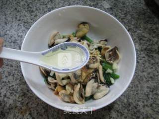 Spinach Mixed with Mussels recipe