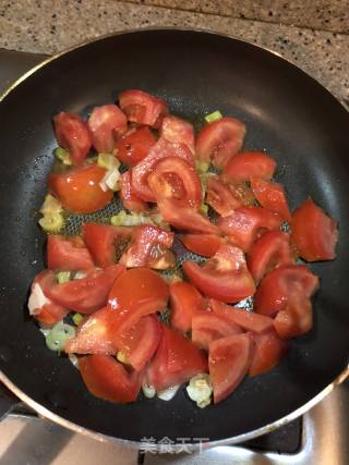 Spaghetti with Tomato and Tuna (spicy) recipe