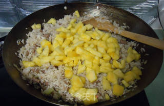 Fried Rice with Beef and Pineapple recipe