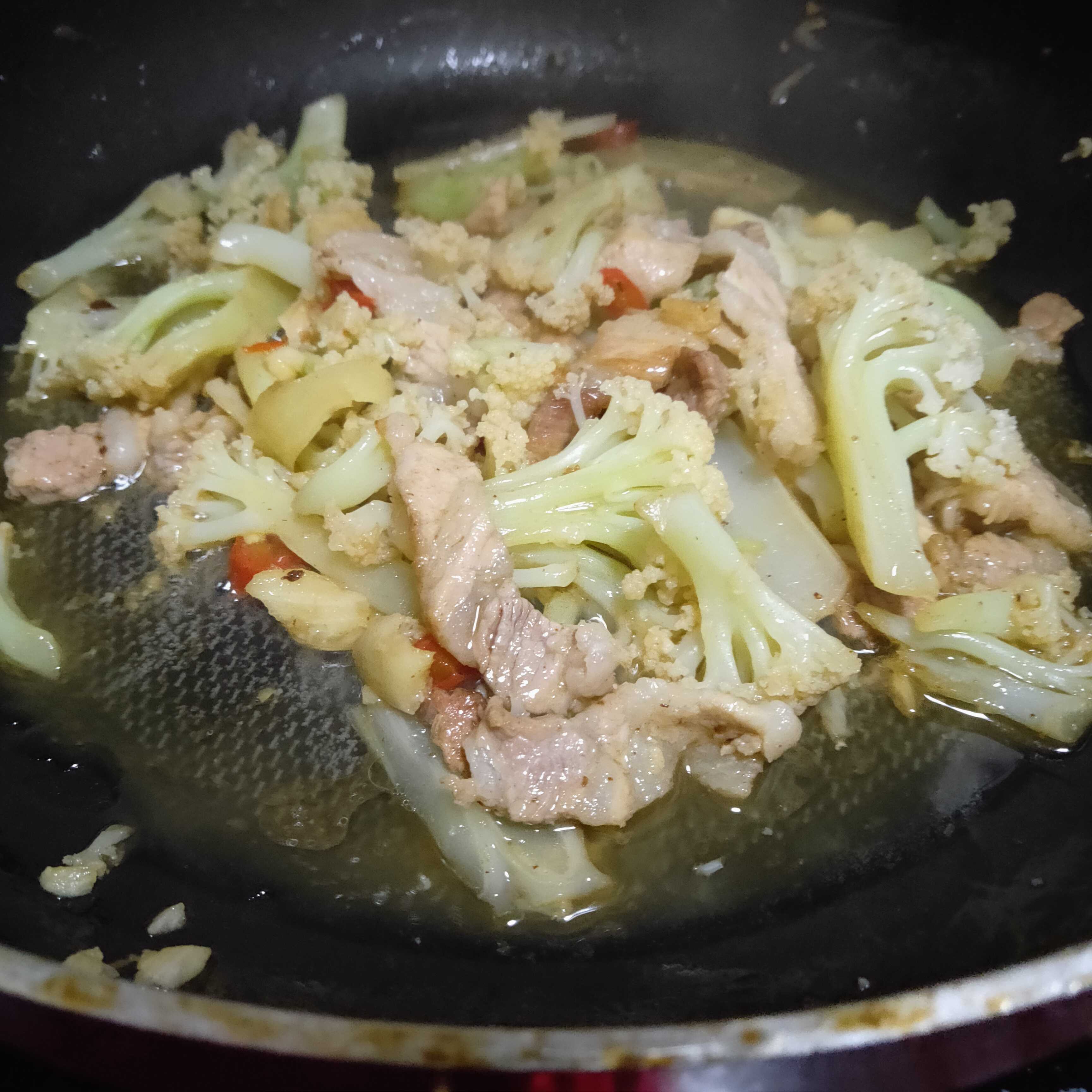 Cauliflower Stir-fried Pork Slices recipe