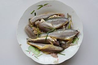 Salt and Pepper Small Yellow Croaker recipe