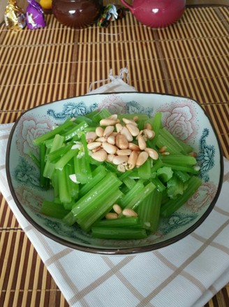 Celery with Nuts recipe