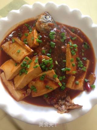 Braised Tofu with Crucian Carp recipe